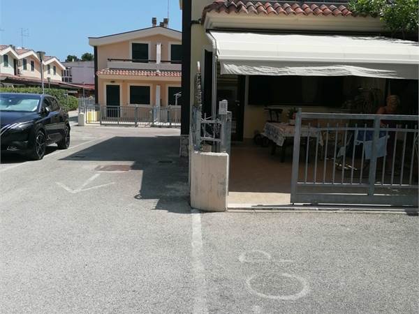 Villettina al mare sul corso principale
