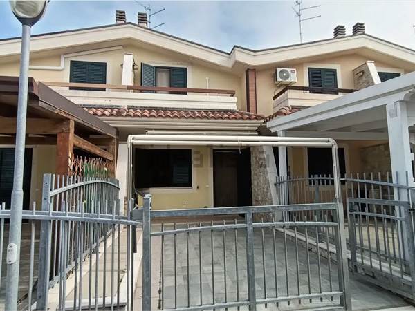 Villettina al mare sul corso principale